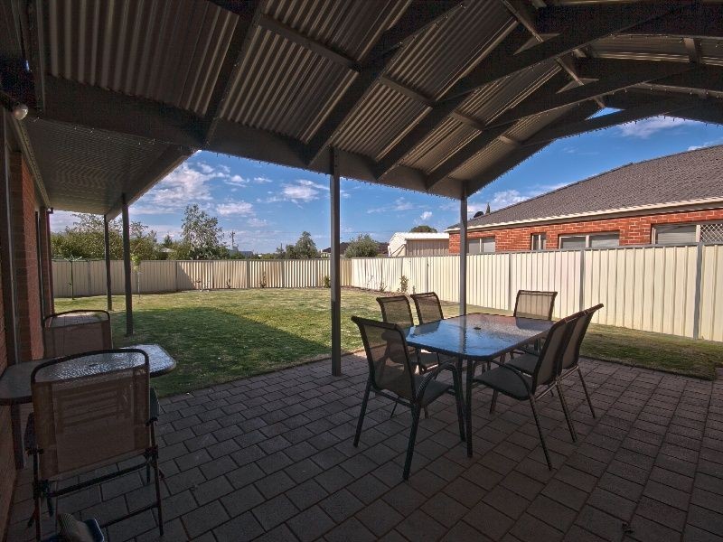 8 Darlington Parade, Mildura VIC 3500