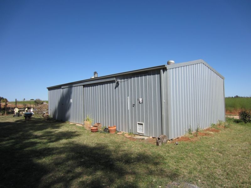 33 Cowanna Avenue South, Merbein South VIC 3505