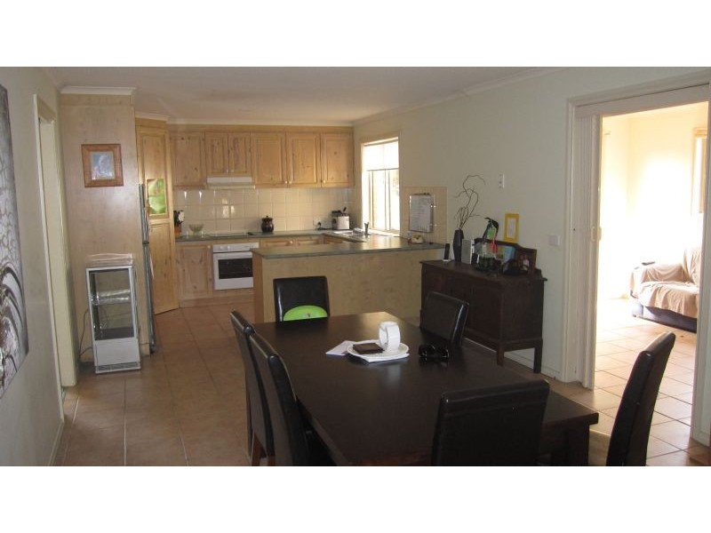 8 Pevensey Grove, Mildura VIC 3500