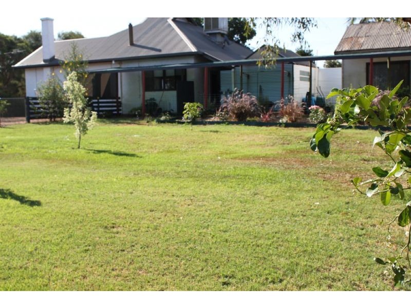 10 School Road, Dareton NSW 2717