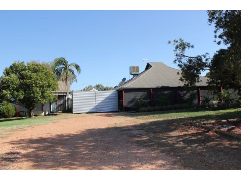 10 School Road, Dareton NSW 2717