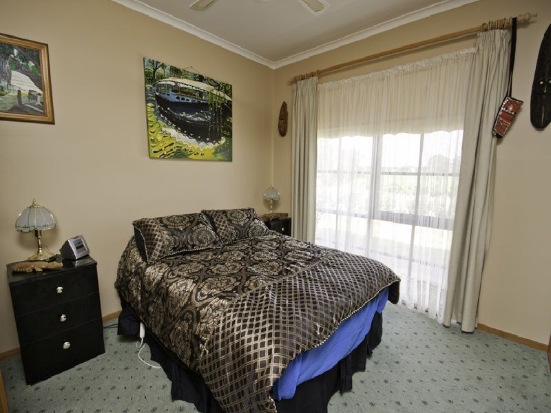 17 Koorlong Avenue, Nichols Point VIC 3501