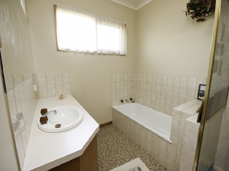 17 Koorlong Avenue, Nichols Point VIC 3501