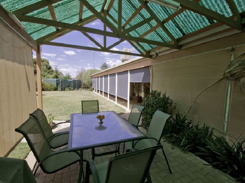 17 Koorlong Avenue, Nichols Point VIC 3501