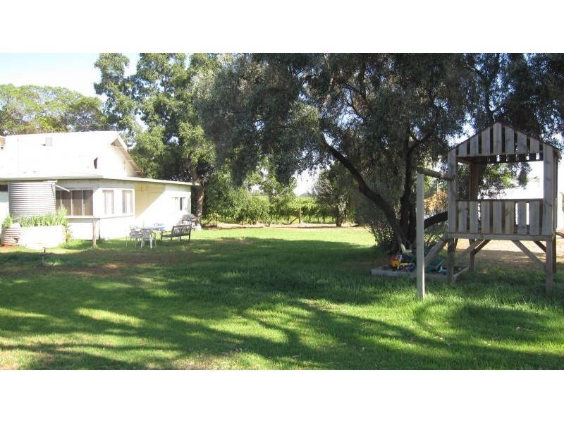 11 Johns Road, Sunnycliffs VIC 3496