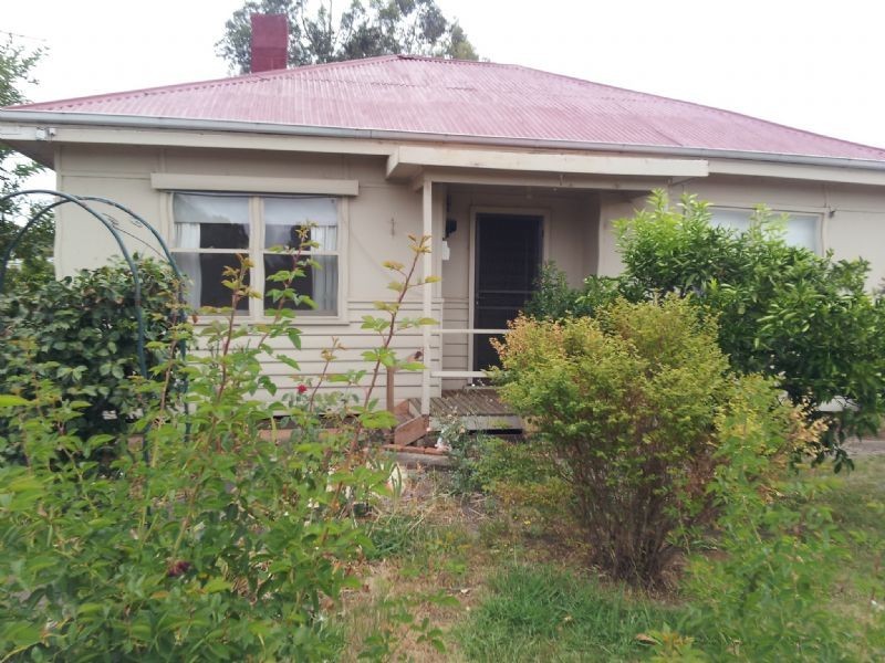 33 McKinlay Street, Casterton VIC 3311