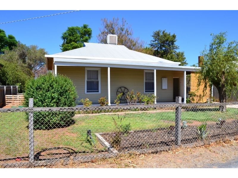 24 Fitzroy Avenue, Red Cliffs VIC 3496