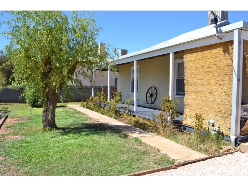 24 Fitzroy Avenue, Red Cliffs VIC 3496