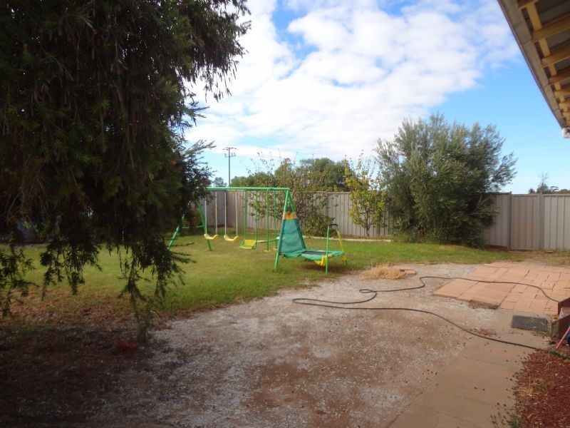 32 Railway Terrace, Ouyen VIC 3490