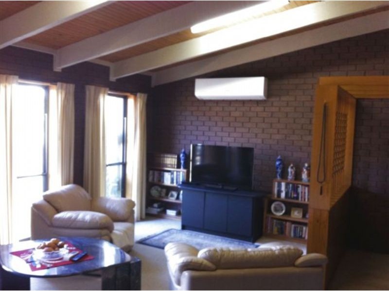 7 Mitchell Avenue, Dareton NSW 2717