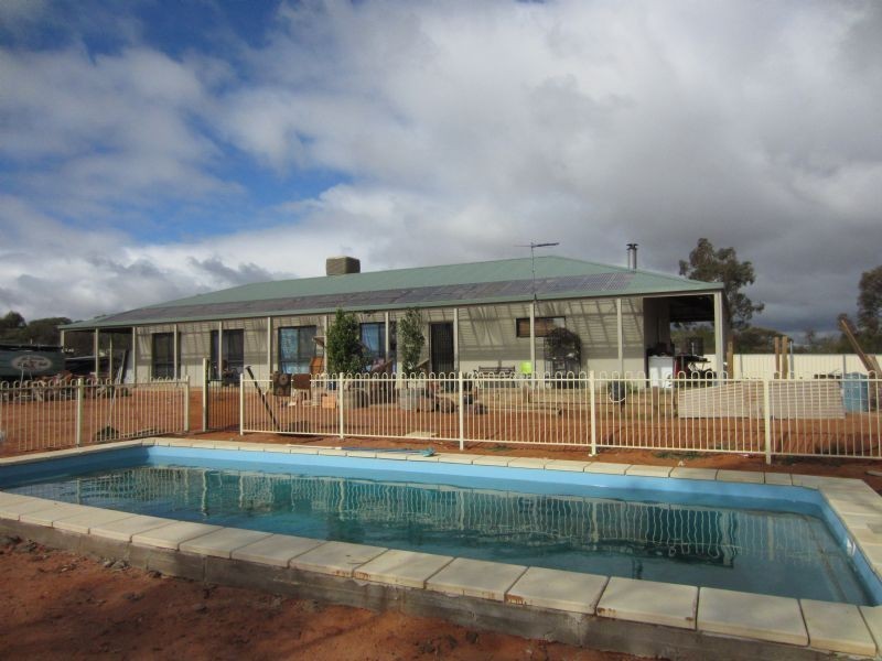 403 Sculthorpe Road, Nangiloc VIC 3494
