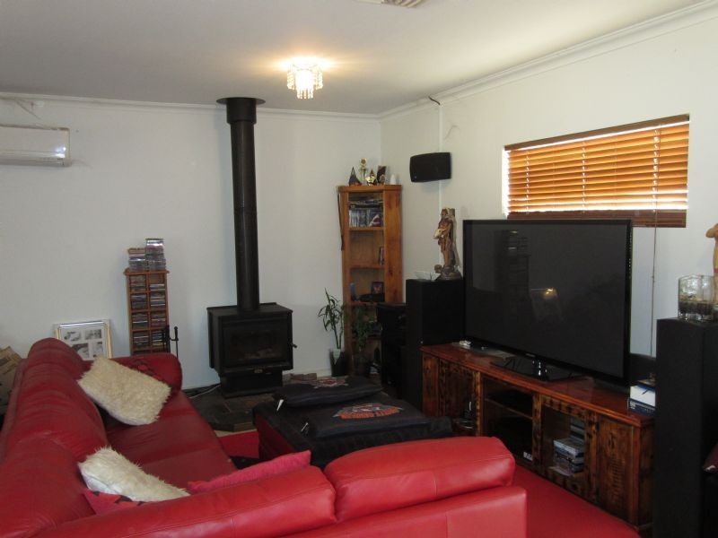 403 Sculthorpe Road, Nangiloc VIC 3494