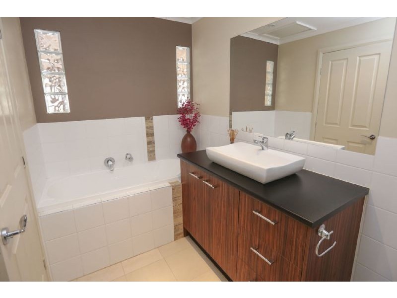 6 Murray Way, Buronga NSW 2739