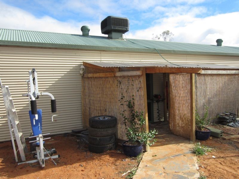 403 Sculthorpe Road, Nangiloc VIC 3494
