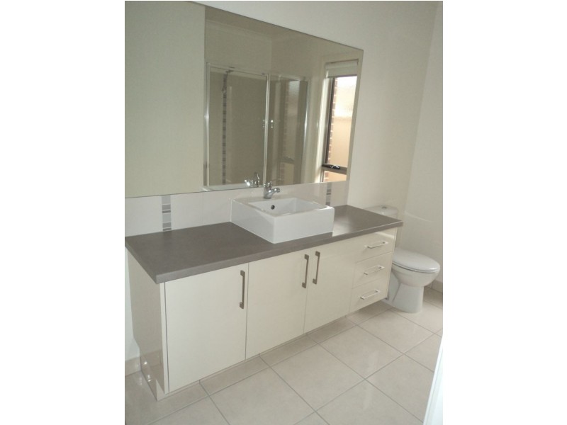 4/11 Wisteria Way, Mildura VIC 3500