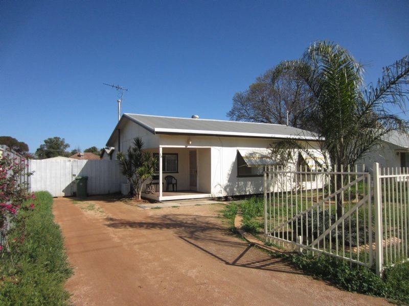 18 Neilpo Street, Dareton NSW 2717