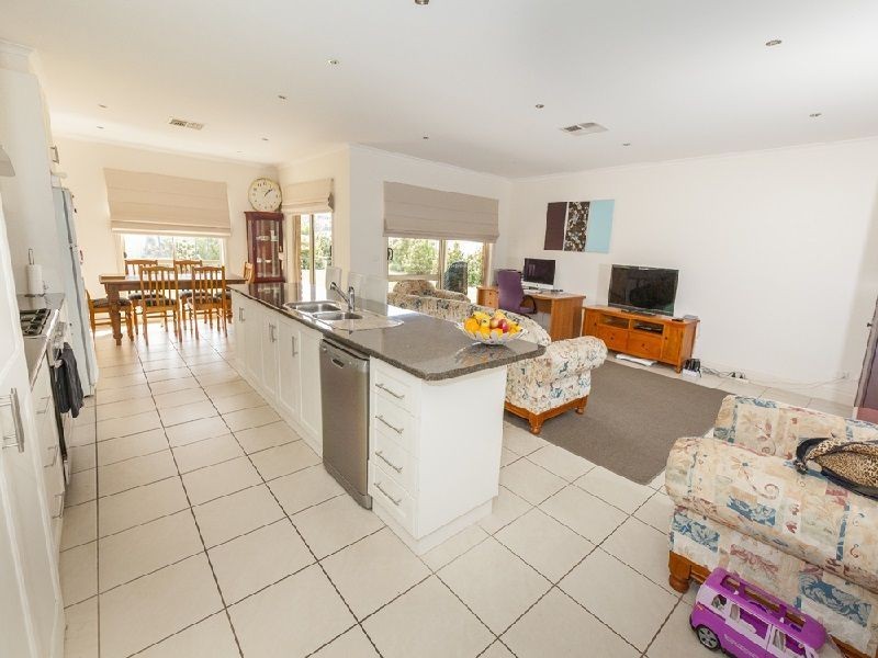 10 Heidi Court, Mildura VIC 3500