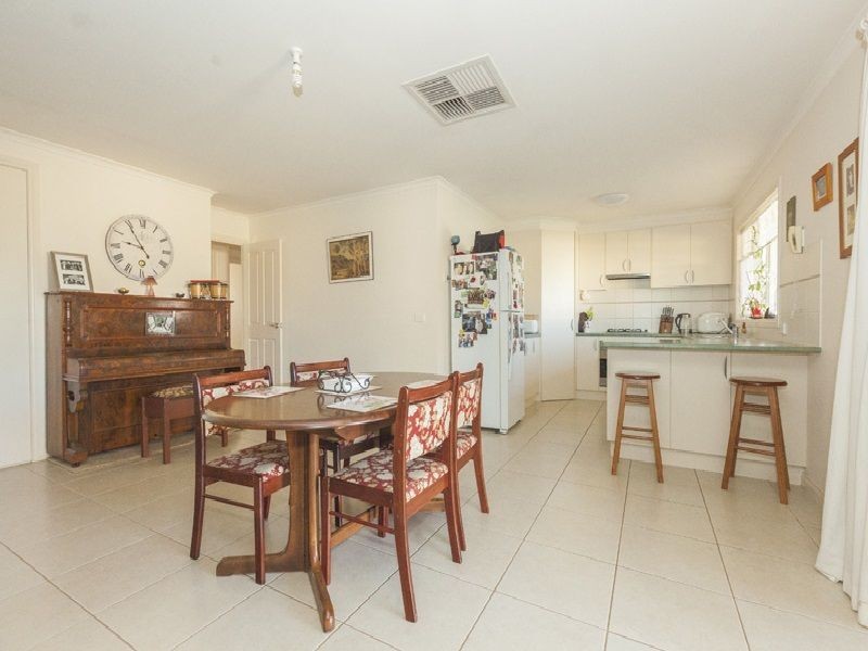 8 Orlando Court, Mildura VIC 3500