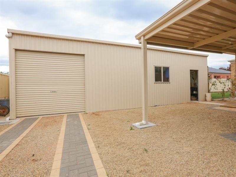 2 Roy Harwood Drive, Irymple VIC 3498