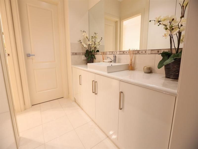 2 Roy Harwood Drive, Irymple VIC 3498