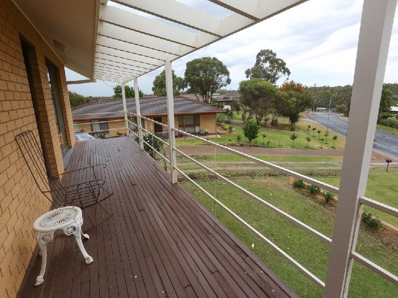 33 Riverview Drive, Dareton NSW 2717