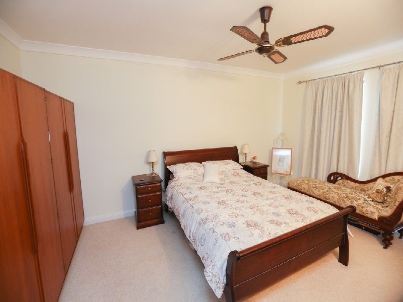33 Riverview Drive, Dareton NSW 2717
