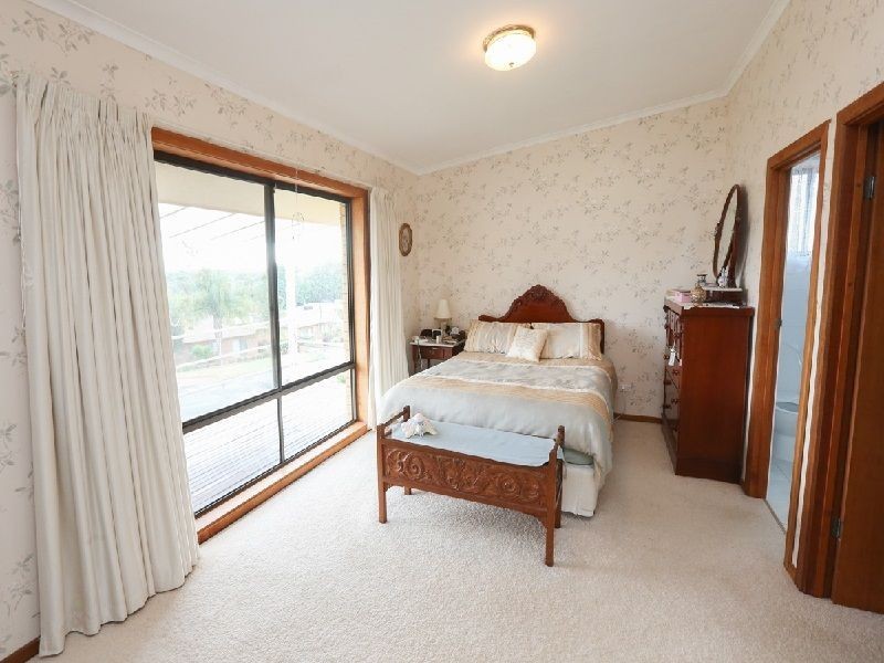 33 Riverview Drive, Dareton NSW 2717