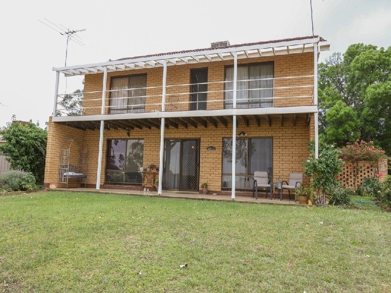 33 Riverview Drive, Dareton NSW 2717