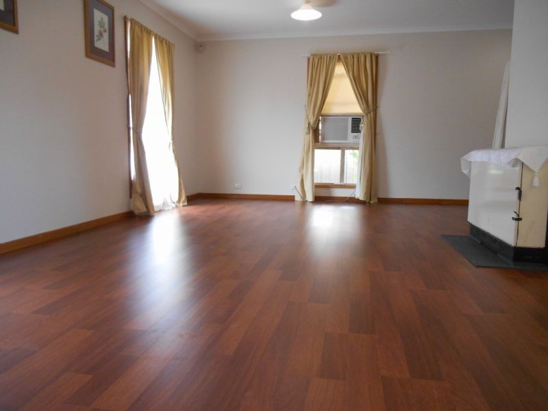 8 Namoi Avenue, Red Cliffs VIC 3496