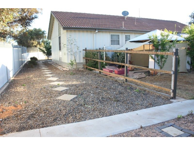 8 Namoi Avenue, Red Cliffs VIC 3496