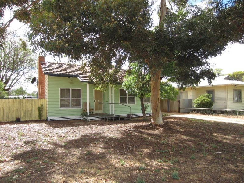 28 Murray Avenue, Red Cliffs VIC 3496