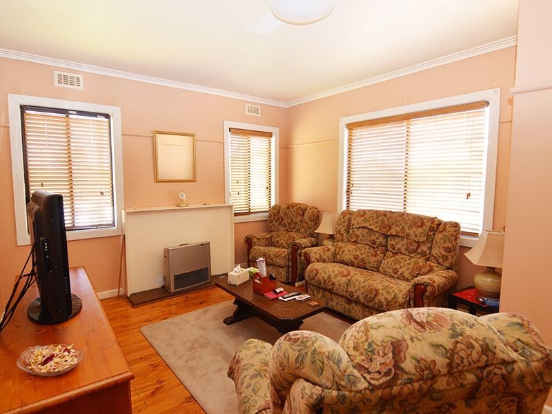 32  Railway Terrace, Ouyen VIC 3490