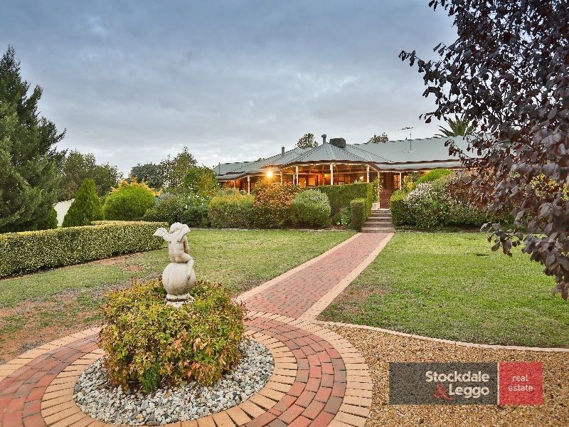 2 St Andrews Drive, Cabarita VIC 3505