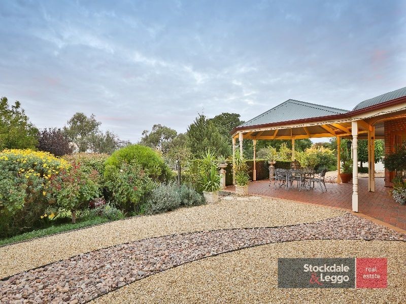 2 St Andrews Drive, Cabarita VIC 3505