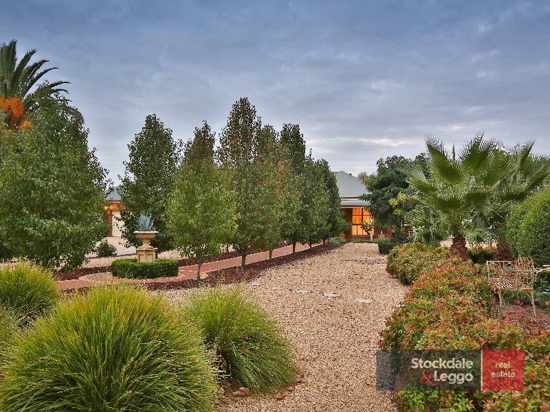 2 St Andrews Drive, Cabarita VIC 3505