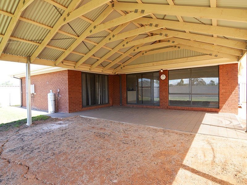 13 Tayla Court, Euston NSW 2737