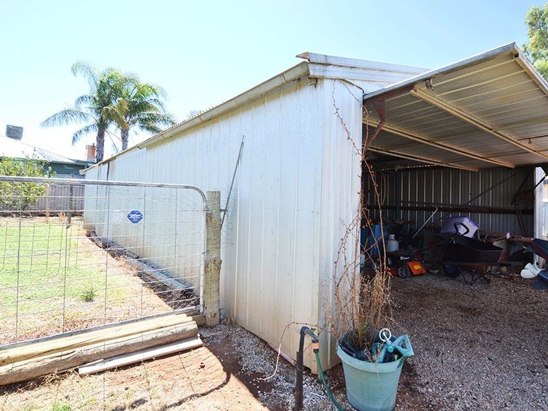 14 Leonora Street, Robinvale VIC 3549