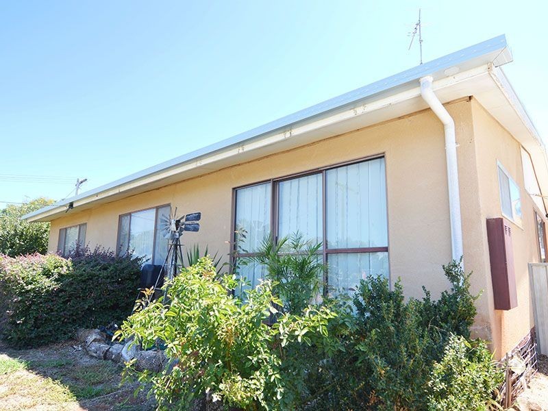 14 Leonora Street, Robinvale VIC 3549