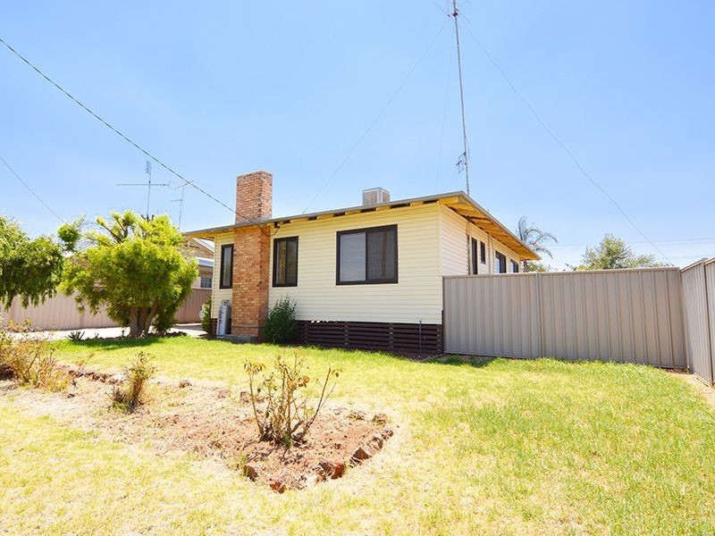 32  Railway Tce, Ouyen VIC 3490