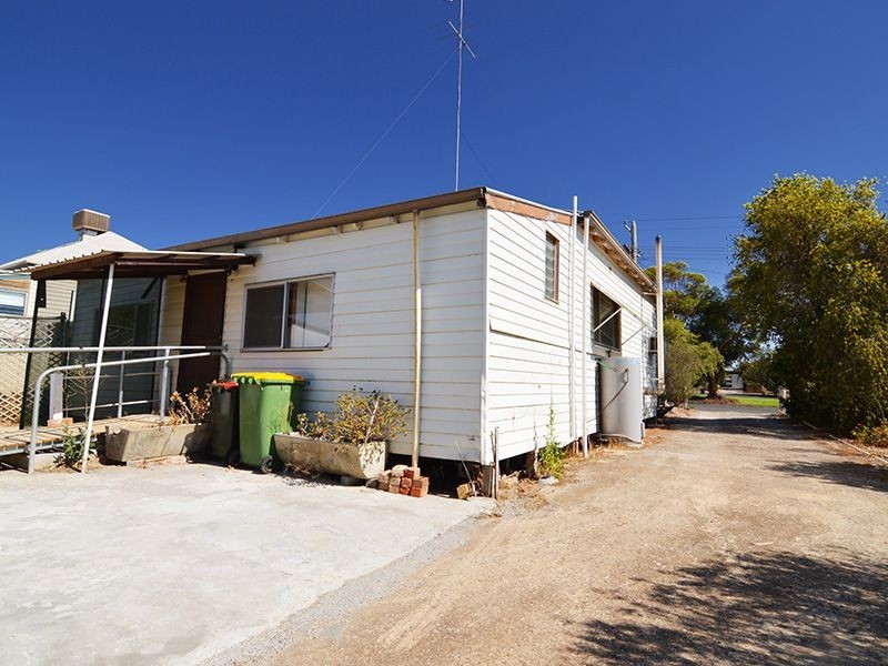 18 Gregory Street, Ouyen VIC 3490