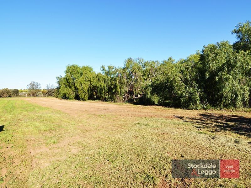 672-674 Sandilong Avenue, Irymple VIC 3498