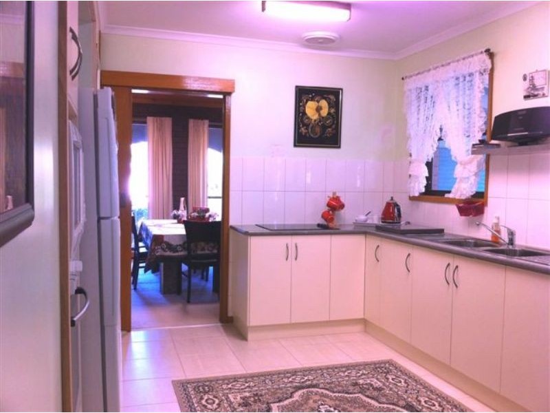 7 Mitchell Avenue, Dareton NSW 2717