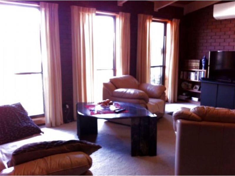 7 Mitchell Avenue, Dareton NSW 2717