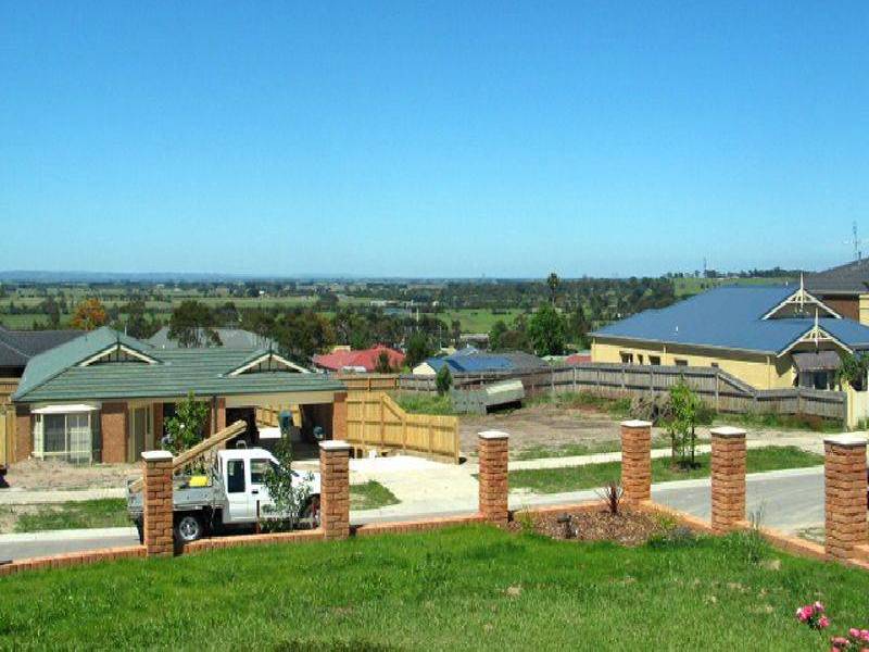 11 Briarwood Close, Garfield VIC 3814