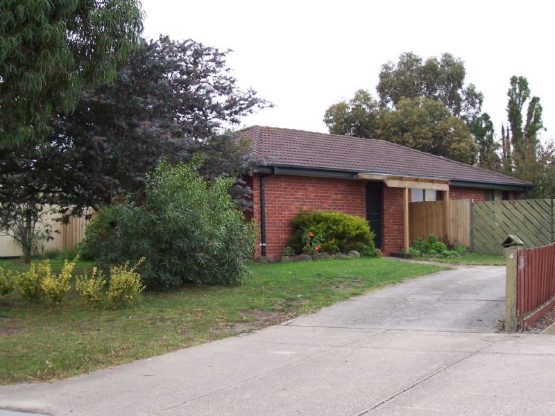 6 Bridle Place, Pakenham VIC 3810