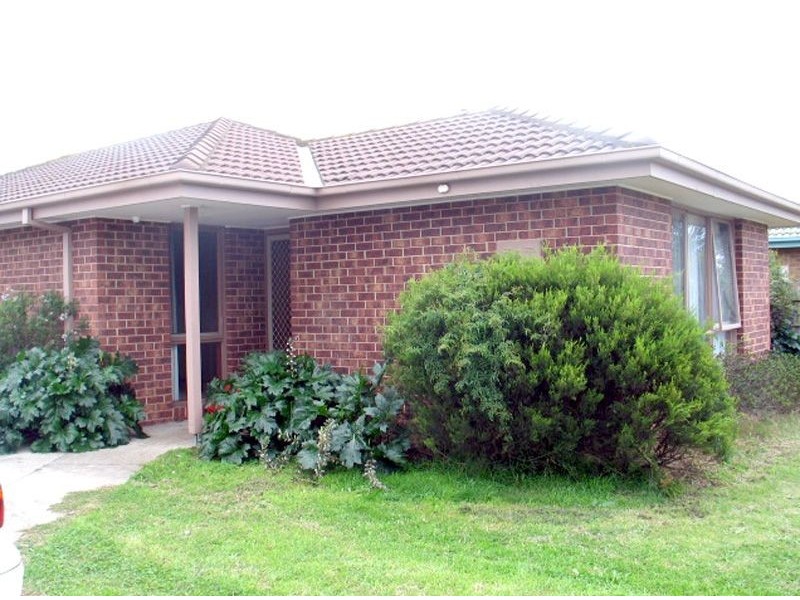 5 Dunbarton Drive, Pakenham VIC 3810