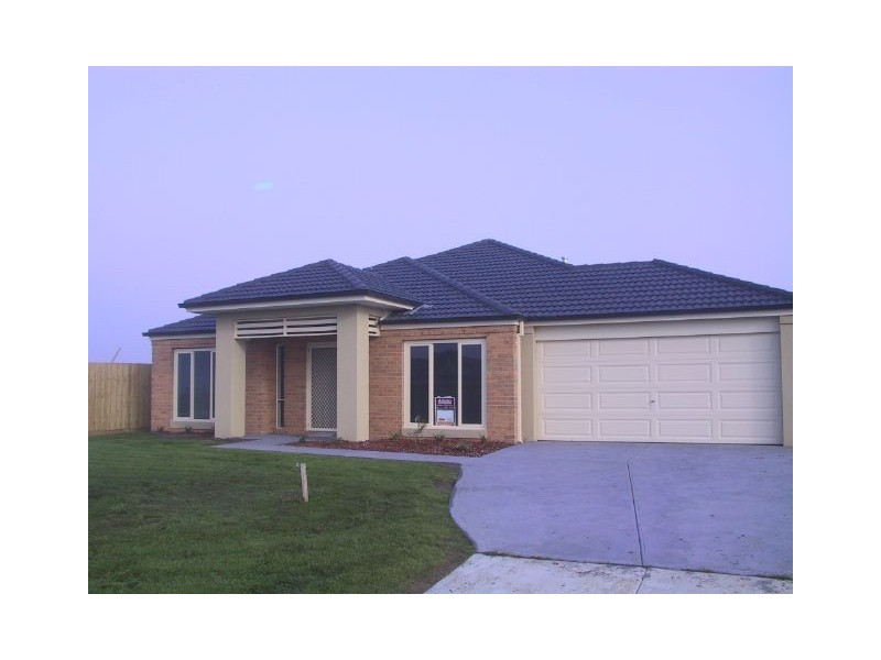 8 (Lot 540) Toorang Court, Pakenham VIC 3810