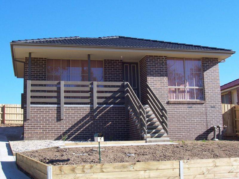 31 Riviera Drive, Pakenham VIC 3810