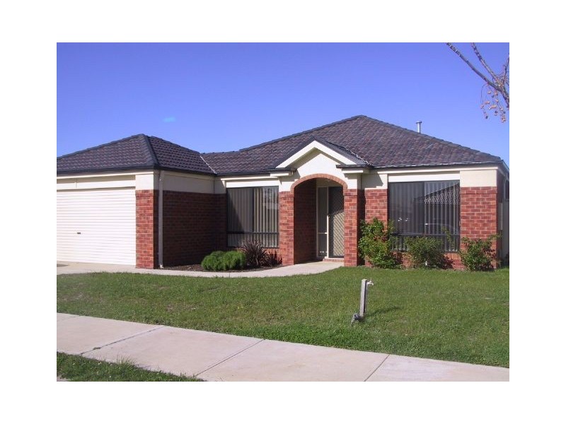 3 Honeyeater Way, Pakenham VIC 3810