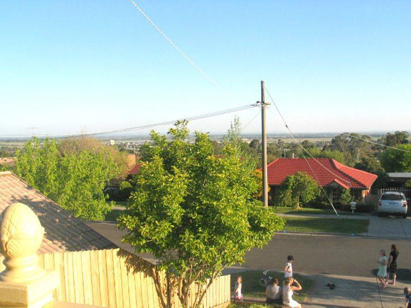 10 Hawk Avenue, Pakenham VIC 3810